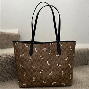 Coach City Tote In Signature Canvas With Bee Print C8590